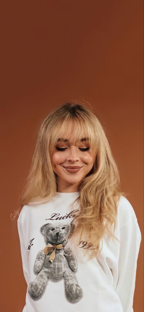 #sabrina #sabrinacarpenter #carpenter #carpenterlife #carpenterforlife Sabrina Carpenter Aesthetic Wallpaper, Sabrina Carpenter Wallpaper, Sabrina Carpenter Aesthetic, Carpenter Aesthetic, Sabrina Carpenter Style, Sabrina Carpenter Outfits, Cindy Lou, Girl Meets World, Fav Celebs