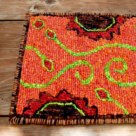 Locker Rugs, Hooking Rugs, Pumpkins And Gourds, Locker Hooking, Rug Hooking Designs, Latch Hook Rugs, Rug Hooking Patterns, Hooked Rug, Needle Crafts