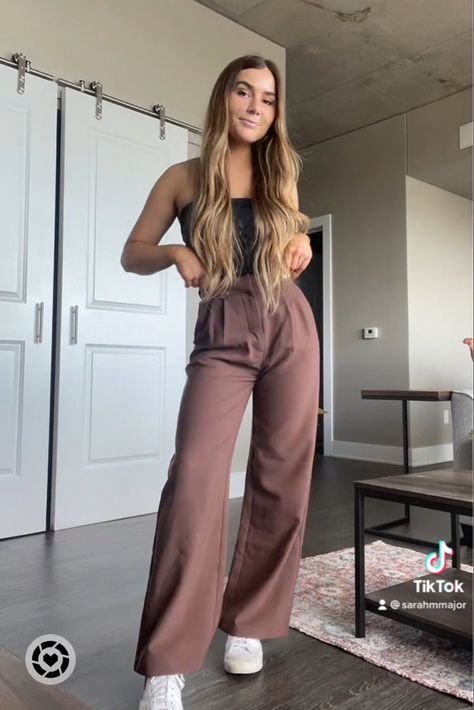 girl posing in brown wide leg pants and black top Tailored Wide Leg Pants Outfit Casual, Wide Tailored Pants Outfit, Trousers With Wide Legs Outfit, How To Style Tailored Pants, Abercrombie Wide Leg Trousers, Womens Tailored Pants, Abercrombie Tailored Pants, Abercrombie Tailored Wide Leg Pants, Abercrombie Work Outfits