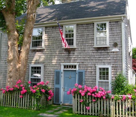 Home sweet home... Maine Coastal Homes Exterior, Coastal Maine House Exterior, Old New England Homes Exterior, Hamptons Home Exterior, New England Home Plans Cape Cod, East Coast Colonial House, Nantucket Cottage, Nantucket Home, Shingle House