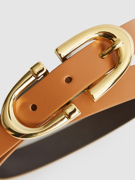 Offering the perfect finishing touch to your everyday outfits, this skinny belt from Reiss is made from pure leather for a touch of luxury. Horseshoe Belt, Reiss Women, Accessory Inspo, Women's Belts, Jean Belts, American West, Leather Belts, Leather Fabric, Metal Buckles