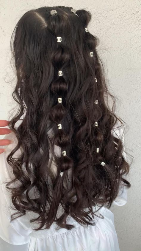 Vlasové Trendy, Hairstyles For Layered Hair, Hairdos For Curly Hair, Peinados Fáciles Para Cabello Corto, Hair Stylies, Hairdo For Long Hair, Hair Stylist Life, Easy Hairstyles For Long Hair, Long Curly Hair