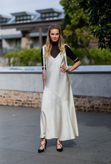 A Silk Slip Is Street Style Ready With Fancy Shoes and a Turtleneck Street Style 2016, Leandra Medine, Giovanna Battaglia, Asos Fashion, Australia Fashion, Anna Dello Russo, Maxi Dress Outfit, Outfit Styles, Winter Street