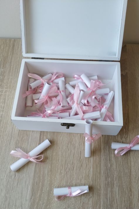 I present you this adorable wooden box, filled with sweet love notes - a unique gift for your beloved ones - to help you show how much you love and care for them. We have filled the jar with romantic love phrases - printed on beautifully heart patterned paper and bounded with peach ribbons. The design is elegant and fills the air with romance. I Love You Box For Him Gift Ideas, Romantic Box Ideas, Small Romantic Gifts, Cute Love Notes, Romantic Presents, Bd Gift, Sweet Love Notes, Romantic Gift Ideas, Love Surprise