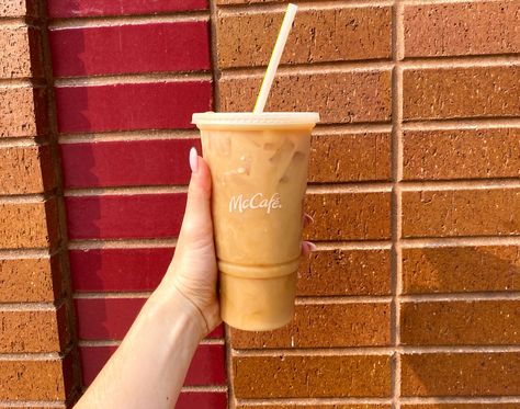 I Tried the Viral McDonald's Korean Iced Coffee Hack, and It's the Perfect Level of Sweet Mcdonalds Iced Coffee Order, Korean Iced Coffee, Mcdonalds Iced Coffee, Creamy Iced Coffee, Mcdonald's App, Mcdonalds Coffee, Trendy Drinks, Drinks Starbucks, Korean Coffee