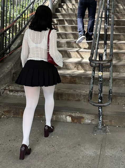 White Knit Tights Outfit, Outfit With White Tights, White Stockings Outfit Tights, White Stockings Outfit Aesthetic, Cute Fall Skirt Outfits, White Pantyhose Outfit, White Stockings Outfit, White Tights Outfit, Pantyhose Outfit