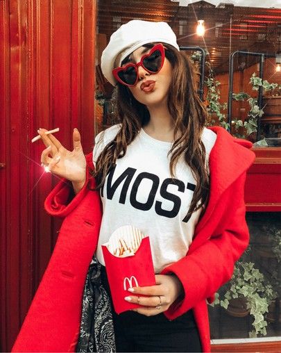 Red Heart Sunglasses Outfit, Heart Glasses Outfit, Heart Sunglasses Outfit, Red Sunglasses Outfit, Glasses Outfit, Boho Mode, Sunglasses Outfit, Heart Cat, Heart Glasses