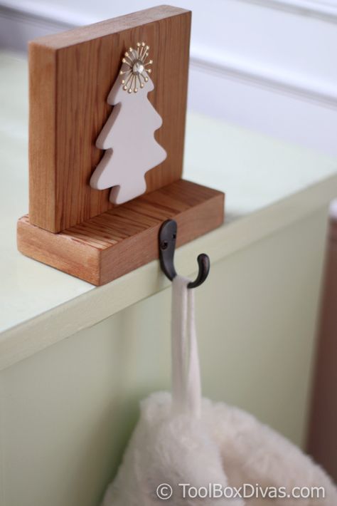 Learn how to make a Simple DIY Stocking holder. Easy Christmas decor project to do with the family using scrap wood and ornaments. Wooden Stocking Holders, Diy Christmas Stocking Holders, Diy Stocking Holder, Diy Christmas Stocking, Wooden Stocking, Using Scrap Wood, Diy Stocking, Advent Crafts, Easy Christmas Decor