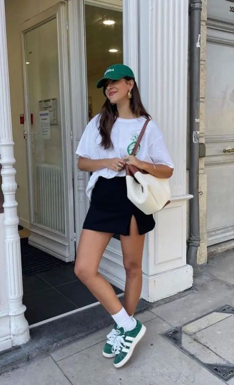 Summer Europe Outfits Paris, Basic Chic Outfit Summer, Afternoon Lunch Outfit, New Balance 9060 Summer Outfit, Casual Cool Summer Outfits, Nyc Outfit Ideas Summer, Rio Outfits Summer, Nyc Summer Outfits Casual, Mid Sized Outfits Summer