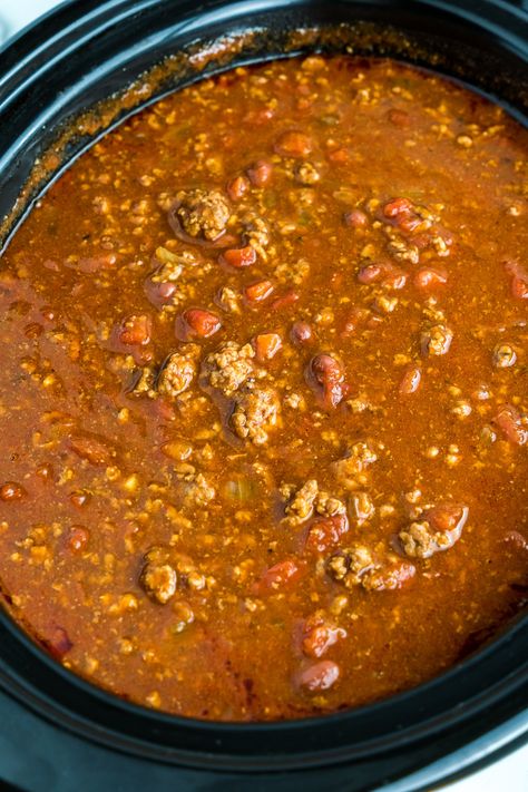 How To Make Homemade Chili Recipes, Chili In Crockpot Easy, Chili Recipe Noodles, Bean Less Chili Recipes, Lunch Lady Chili, Crockpot Chili Recipe No Beans, Crockpot Chili Beans Recipe, Chili Beans Recipe Crock Pot Easy, Chili No Beans Recipe Crockpot