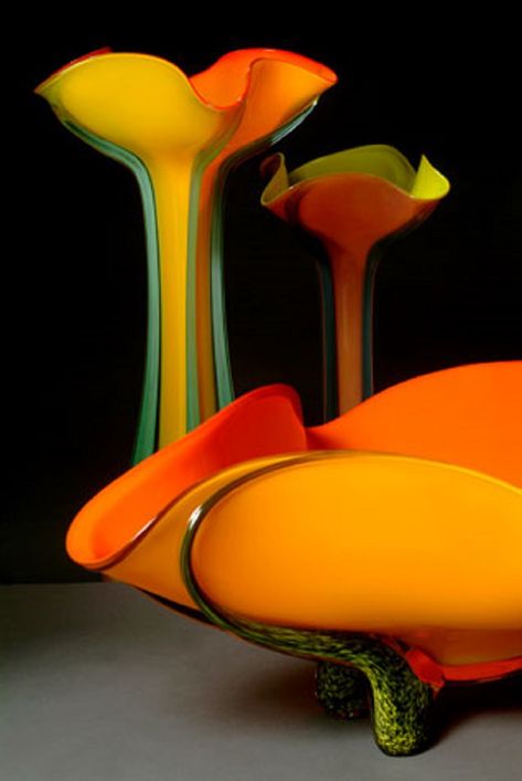 Glass Art Design, Pottery Form, Wine Glass Art, Beach Glass Art, Art Of Glass, Blown Glass Art, Glass Studio, Chihuly, Orange And Green