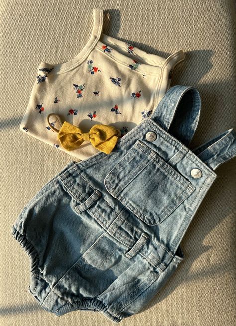 Baby girl fashion, Old Navy, Baby Girl outfit inspiration, baby girl style, Summer style Frock Ideas, Old Baby Clothes, Frock Designs, Stylish Kids Outfits, Summer Baby Clothes, Baby Fits, Stylish Baby