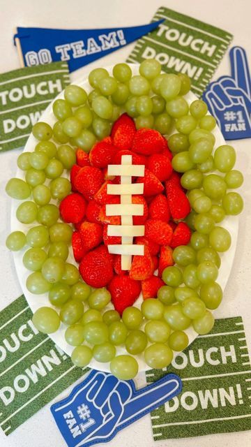 Rachel Anderson on Instagram: "Football Fruit Tray🏈✨ Make a healthy game day treat the college football playoffs and Super Bowl! It’s a perfect side dish for all the wings and burgers🏟️. All you need is strawberries, grapes, and your favorite white cheese for the laces. #ncaafootball #cfp #gamedayfood #football #Superbowl #nflplayoffs #superbowlparty #fruit #healthyideas #easyrecipes #superbowlfood" Game Day Birthday Party, Super Bowl Fruit And Veggie Tray, Football Birthday Dessert, Football Theme Fruit Tray, Football Food Table, Football Hosting Ideas, Football Treats For Party, Fruit Football Tray, Football Birthday Snacks