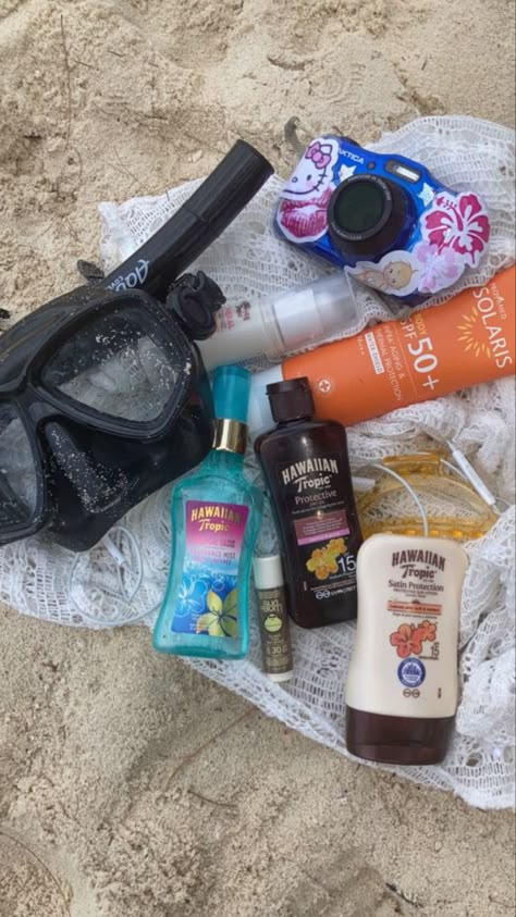 Hawaiian Tropic Canada Hawaiian Tropic Perfume, Hawaiian Tropic Aesthetic, Summer Bag Essentials, Skin Goals, Beachy Aesthetic, Summer Items, Hawaiian Tropic, Summer Goals, Tropical Summer