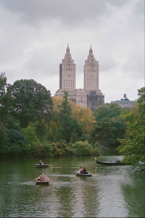 Family In New York Aesthetic, Central Park Film Photography, New York Film Festival, New York Film Aesthetic, New York In The 90s, Nyc Film Photography, New York Film Photography, New York Countryside, New York On Film