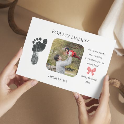 Celebrate the joy of fatherhood with our Christian Gift for New Dad. This heartfelt package includes a personalized footprint art frame featuring a precious baby picture, accompanied by a touching God Poem for Dad, making it the perfect keepsake to commemorate a new father's first Father's Day or his birthday. 1st Fathers Day Gift Ideas From Baby, Dads First Birthday Gift From Baby, First Birthday As A Dad, Newborn Footprint Art, Frame Birthday Gift, Fathers Day Poems, Father's Day Message, Easy Birthday Gifts, Gift For New Dad