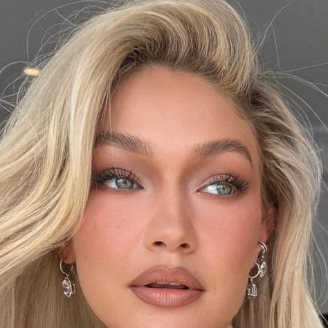 Makeup Artist Patrick Ta on Instagram: "Mamas First Cannes Film Festival @gigihadid" Cute Simple Makeup Looks For Wedding, Natural Black Tie Makeup, Brown Makeup For Blue Eyes, Iconic Makeup Looks Celebrity, Full Glam Makeup Looks Blue Eyes, Blond Makeup Looks, Blonde Glam Makeup, Patrick Ta Makeup Looks, Fun Wedding Makeup