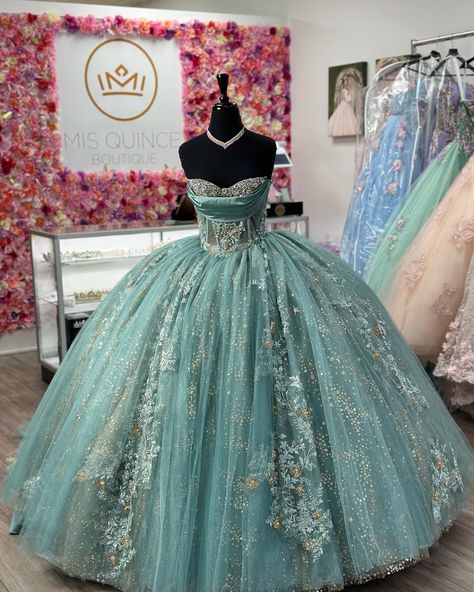 Under The Sea Quinceanera Theme, Mint Green Quinceanera Dresses, Teal Quinceanera Dresses, Mint Quinceanera Dresses, Green Quinceanera Dresses, Quinceanera Themes Dresses, Mexican Quinceanera Dresses, Sweet 15 Dresses, Quinceanera Planning