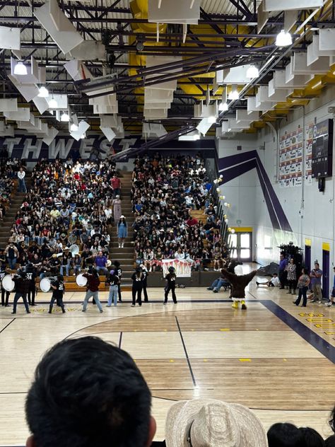 shs pep rally Pep Rally Aesthetic, High School Pep Rally, Until Friday Night, School Pep Rally, High School Prep, High School Life, Pep Rally, Prep School, Sophomore Year