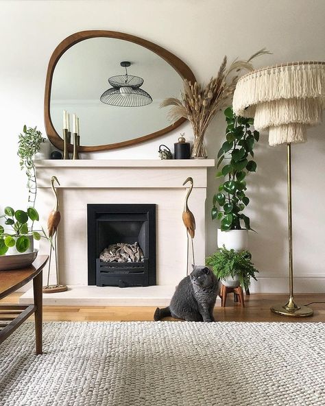 Large Mirror Over Fireplace, Modern Fireplace Mantle, Modern Mantle Decor, Above Fireplace Ideas, Above Fireplace Decor, Mirror Over Fireplace, Modern Mantle, Mirror Above Fireplace, Mid Century Modern Fireplace