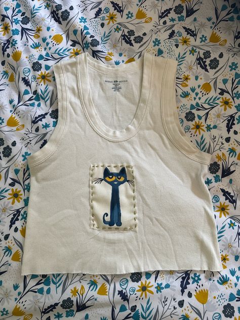 Homemade painted patch, brandy Melville tank top What To Do With Old Tank Tops, Patch Tank Top, Tank Top Painting Ideas, Tank Top Sewing Ideas, Patches On Shirt, How To Sew Tank Top, Clothes Patches Diy, Clothing Patches Ideas, Embroidered Tank Top Diy