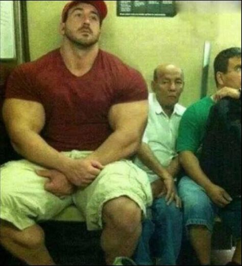 30 Images That Are The Epitome Of WTF - Wtf Gallery Bodybuilding Memes, Bodybuilding Humor, Funny Poses, Draw The Squad, People Poses, Weird Images, Body Reference Poses, Love Fitness, Crazy People