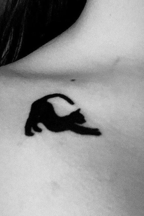 Black Ink Simple Cat Tattoo Design - Cat Tattoo Idea For Cats Lovers Black Kitty Tattoo, Small Black Cat Tattoo, Black Cat Tattoo Ideas, Cat Tattoo Idea, Scratch Tattoo, Cat Eye Tattoos, Simple Cat Tattoo, Tattoo Gato, Black Cat Tattoo