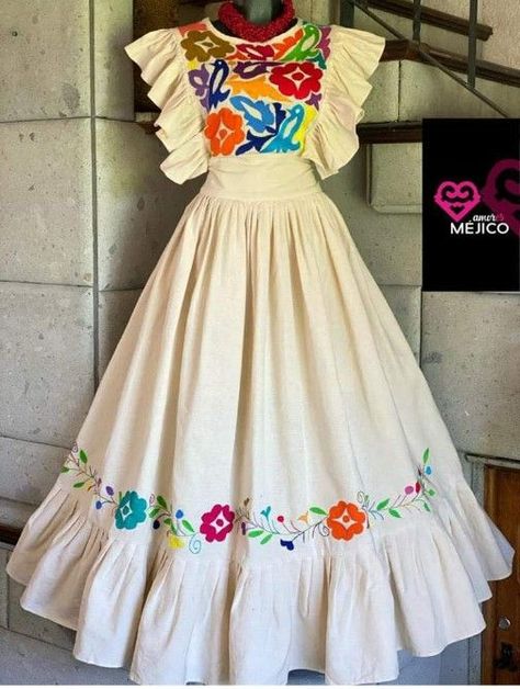 Mexican Fancy Dress, Outfit Mexicano, Cultural Dress, Mexican Quinceanera Dresses, Traditional Mexican Dress, Navratri Dress, 32 Birthday, Mexican Fashion, Mexican Outfit