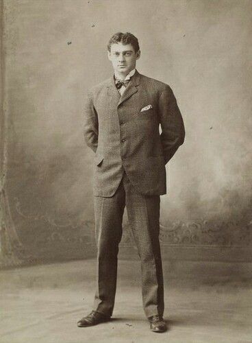 A very young and cute Lionel Barrymore ❤ Barrymore Family, Lionel Barrymore, John Barrymore, Hooray For Hollywood, Hollywood Actors, Character Actor, Silent Movie, Culver City, Old Hollywood Glamour