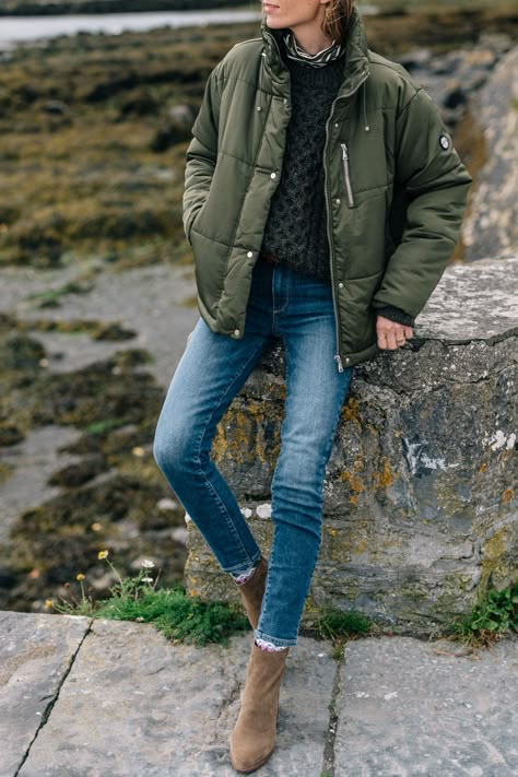 Jess Ann Kirby wearing an LL Bean Fisherman Sweater with Bernardo Puffer Coat and Dolce Vita Ankle Booties Ll Bean Style, Winter Warm Outfits, Winter Styling, Outfits Cold, Fall Fashion Coats, Green Puffer, Fall Outerwear, Winter Outfits Warm, Outerwear Trends