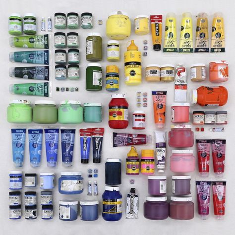 Perfect Organization, Things Organized Neatly, Art Supply Organization, Collections Of Objects, Studio Organization, Marie Kondo, Interior Trend, Tidy Up, Color Effect