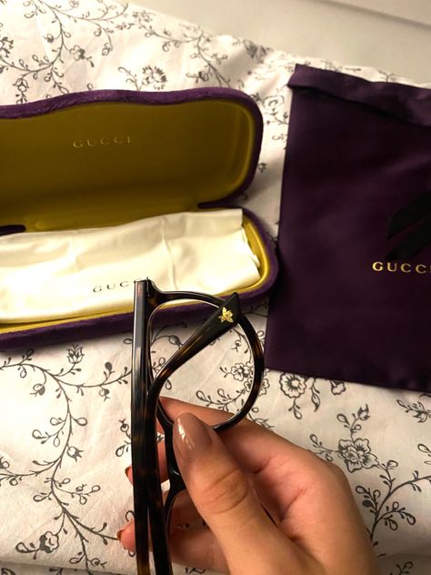 #gucci #glasses #aesthetic #designer Gucci Glasses Aesthetic, Glasses Aesthetic, Aesthetic Designer, Gucci Glasses, Sunglasses Case, Gucci, Sunglasses