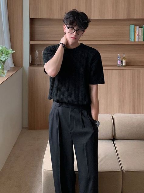 The material the color and shape all perfect Male Aesthetic Outfit Summer, Korean Outfit Men Casual, Old Money Male Fashion, Men's Korean Fashion, Light Outfits Men, Korean Male Outfits Casual, Mens Outfits Asian, Men Kpop Fashion, Outfits With Black T Shirt