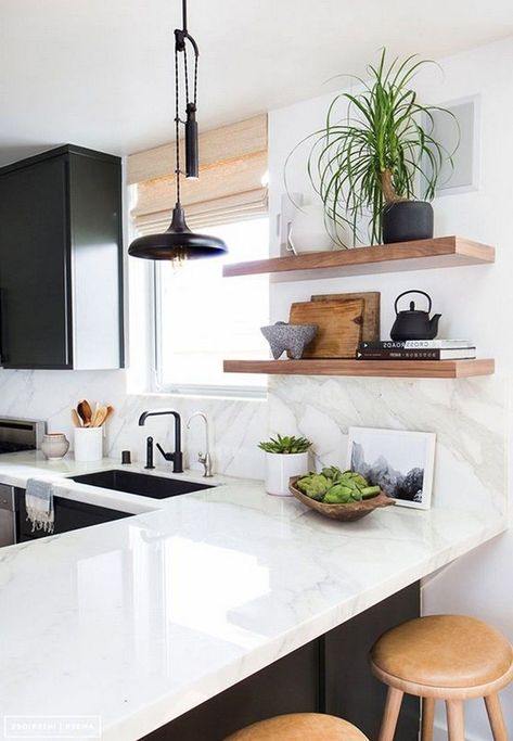 White Wood Kitchens, Interior Dapur, Minimalist Kitchen Design, Interior Vintage, Design Blogs, Black Cabinets, Trendy Kitchen, Counter Tops, Decor Minimalist