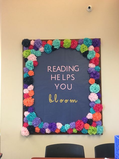 Bulettin Board Designs, Bulliten Board Design, Spring Library Bulletin Boards, Diy Bulletin Board Border, Teachers Day Board Decoration Ideas, File Decoration Ideas Project School, Flower Classroom, Notice Board Decoration, Flower Bulletin Boards