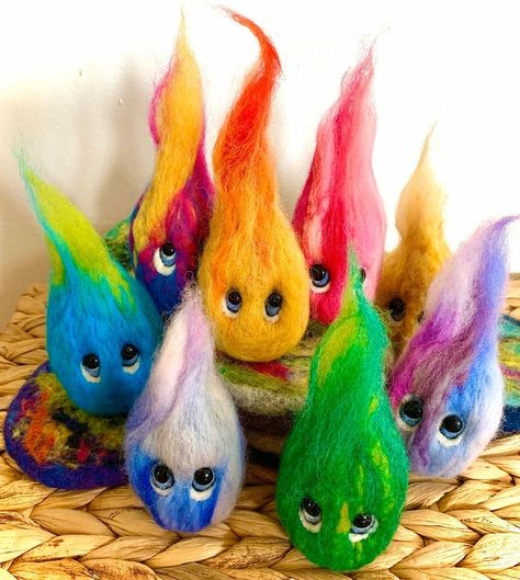 Make Someone Smile Today, Felting Crafts, Tovad Ull, Felting Techniques, Felt Monster, Felt Sewing, Joy Gifts, Make Someone Smile, Needle Felting Diy