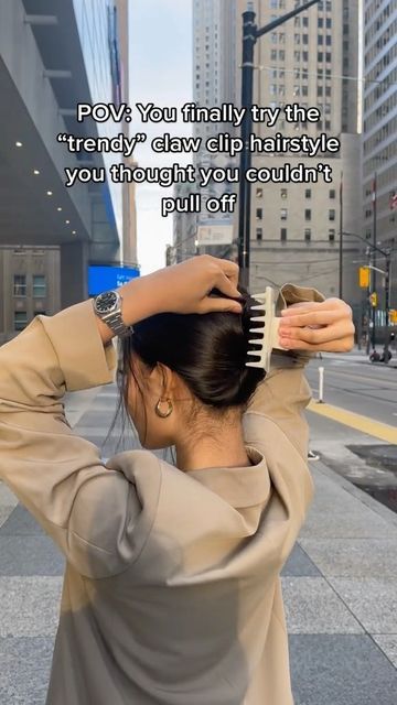 GODESS | Claw Clip | Daily Hair Tutorials on Instagram: "Save and try it out! Claw clips are here to stay 🤍 Follow @godess.ca . . . . . . . . #hairclip #clawclip #hairtutorial #hairstyles #hairfashion #hairtransformation #hairgoals #hairideas #hairstylist #hairlove #hairvideo #hairtrends #naturalhair #hairgrowth #hairvideos #nychair #torontohair #nychairstylist #hairart #longhair #hairtips" How To Do A Claw Clip, Easy Hairstyles With Claw Clip, Diy Buns, Claw Clip Hairstyles Long Hair, Long Hair Diy, Easy Bun Hairstyles For Long Hair, Easy Bun, Easy Bun Hairstyles, Date Makeup