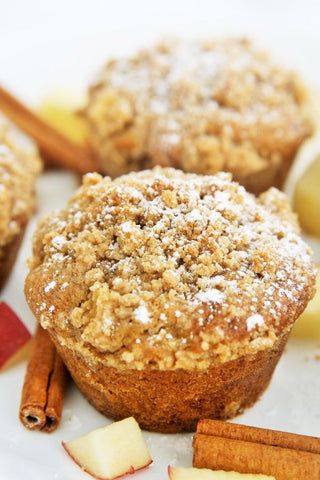 Cinnamon Crumb Muffins, Apple Muffins Healthy, Crumb Muffins, Cinnamon Muffins, Filled Muffins, Apple Muffins, Protein Muffins, Healthy Apple, Tasty Bites