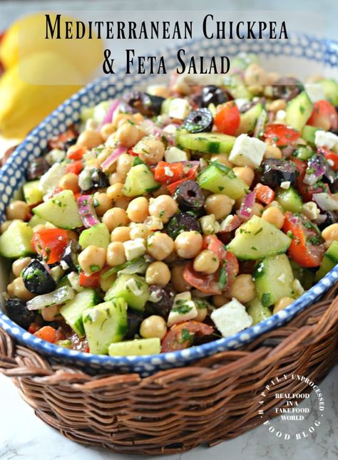 Chickpea Feta Salad, Chickpea Feta, Mediterranean Chickpea, Feta Salat, Resep Salad, Easy Mediterranean Diet Recipes, Chick Pea, Calorie Meals, Resep Diet