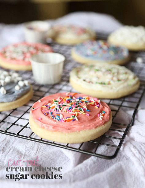 Cream Cheese Cut-Out Sugar Cookies, these have so much flavor and the cream cheese helps keep them soft! Cream Cheese Sugar Cookie Recipe, Pizza Sugar Cookie, Cookies And Cups, Cream Cheese Sugar Cookies, Pastel Cupcakes, Cream Cheese Cookies, Cutout Sugar Cookies, Keto Cookies, Snacks Für Party