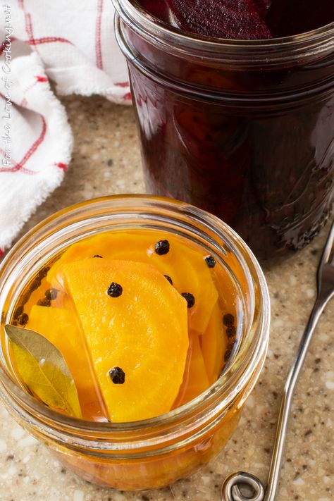 Pickled Watermelon Rind Recipe, Refrigerator Pickled Beets, Watermelon Rind Recipes, Pickled Watermelon, Pickled Watermelon Rind, Yellow Beets, Picnic Food Ideas, Watermelon Pickles, Summer Picnic Food