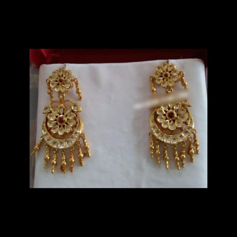 Rajputi Earrings Design Gold, Rajputi Earrings, Earrings Design Gold, Mangal Sutra, Rajputi Jewellery, Jhumka Designs, Jewelry Set Design, Jewel Wedding, Antique Gold Jewelry