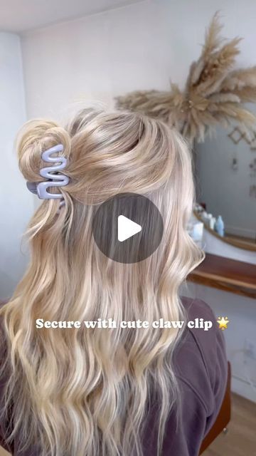 IOWA HAIR EXTENSIONS+BLONDING+DIMENSIONAL BRUNETTE SPECIALIST on Instagram: "Learn the steps to achieve a stunning half-up hairstyle using a claw clip. #authenticbeautypartner   Pair it with airy texture spray + dry shampoo for that extra touch of glam. 💖✨ #HairGoals #StylingSecrets" Claw Clip Hairstyles With Extensions, Half Up Half Down With Hair Clip, Half Claw Clip Hairstyles, Half Up Half Down Hair With Claw Clip, Claw Clip Wedding Hair, Half Up Hair With Claw Clip, Half Up Half Down With Clip, Half Up With Claw Clip, Half Up Half Down Hair Clip