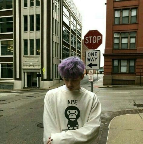 Men With Purple Hair, Light Purple Hair Men, Pink Hair Guy, Boys Colored Hair, Light Purple Hair, Dark Purple Hair, Mens Hairstyles Thick Hair, Men Hair Color, Wacky Hair