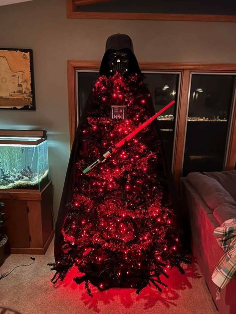 Darth Vader Christmas Tree, Star Wars Christmas Tree, Darth Vader Christmas, Gothic Christmas, Christmas Tree Decorating Themes, Star Wars Christmas, Real Christmas Tree, Creative Christmas Trees, Christmas Themes Decorations