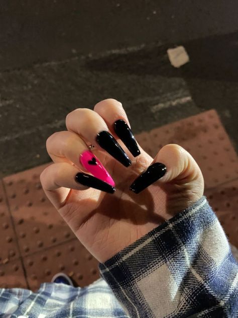 The glamour of the night - black nail designs that are chic and stylish. Hot Pink Nails With Black Design, Dark Acrylic Nails Ideas, Pink Black Nails Acrylic, Dark Pink And Black Nails, Dark Hot Pink Nails, Black Acrylic Nails Designs Ideas, Black Hot Pink Nails, Pink And Black Acrylic Nails Designs, Pink Black Nails Designs