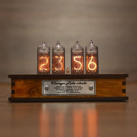 BESTSELLER Nixie Tube Clock with New and Easy Replaceable | Etsy Vintage Saat, Nixie Tube Clock, Led Bleu, Retro Desk, Nixie Tube, Clock Vintage, Magical Gift, Small Intimate Wedding, Wooden Gift Boxes