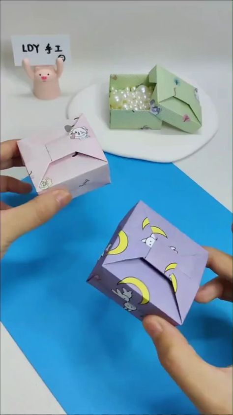 Origami Gift Boxes, Origami Kutu, Diy Cute Crafts, Aesthetic Craft, Birthday Brother, Creative Origami, Diy Crafts Bookmarks, Paper Craft Videos, Gift Wrapping Techniques