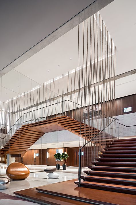 Hyatt Regency Beijing Shiyuan - Picture gallery Natural Stone Flooring, Lobby Interior, Lobby Design, White Marble Countertops, Interior Stairs, Hyatt Regency, Beijing China, Hotel Style, Roof Design