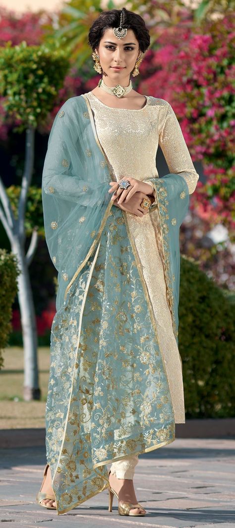 Salwar Kameez - The Best choice for Girls - Indianweddingsarees - Sarees, Lehengas, Wedding Dresses, Choli Celana Fashion, Churidar Suits, Indian Designer Suits, Gaun Fashion, Salwar Kamiz, Pakistani Salwar Kameez, Utsav Fashion, Pakistani Dress Design, Indian Designer Outfits